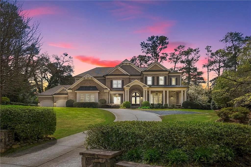 The Estate in Georgia is a luxurious home where its superb level of finish with a graciously curated mix of distinctive architectural elements is seen throughout now available for sale. This home located at 4986 Long Island Dr NW, Sandy Springs, Georgia; offering 06 bedrooms and 08 bathrooms with 7,217 square feet of living spaces.