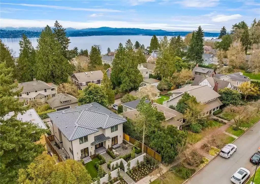 The Estate in Washington is a luxurious home in a short stroll to Madison Park shops and restaurants now available for sale. This home located at 1230 37th Ave E, Seattle, Washington; offering 06 bedrooms and 06 bathrooms with 5,394 square feet of living spaces.