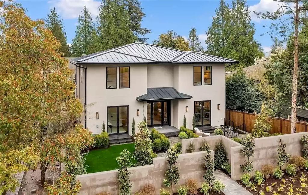 The Estate in Washington is a luxurious home in a short stroll to Madison Park shops and restaurants now available for sale. This home located at 1230 37th Ave E, Seattle, Washington; offering 06 bedrooms and 06 bathrooms with 5,394 square feet of living spaces.