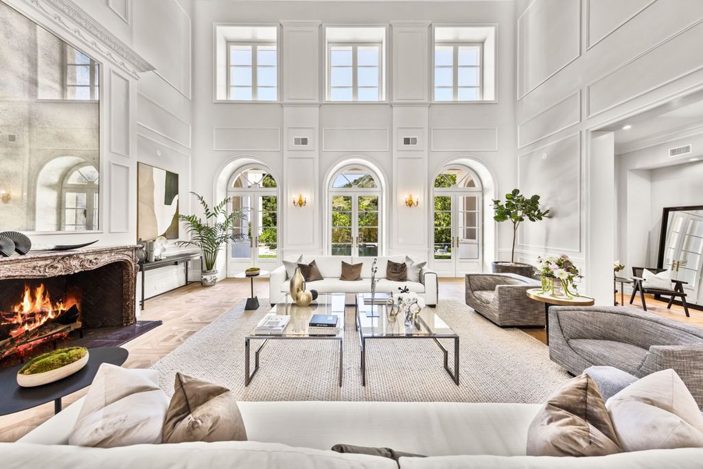 Newly-Built-Mansion-in-Bel-Air-with-Quality-Comparable-to-The-Traditional-Chateaus-hits-The-Market-for-26500000-5