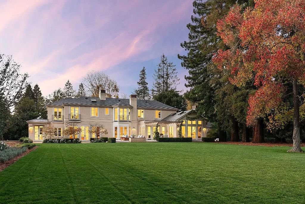 One-of-A-Kind-Home-in-Menlo-Park-with-A-Huge-Backyard-Perfect-for-Entertainment-Asking-for-26499000-2