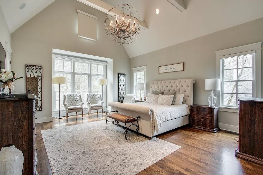 The Home in Tennessee is a luxurious home where modernity meets coveted location now available for sale. This home located at 123 Guineveres Retreat, Franklin, Tennessee; offering 06 bedrooms and 07 bathrooms with 7,620 square feet of living spaces. 