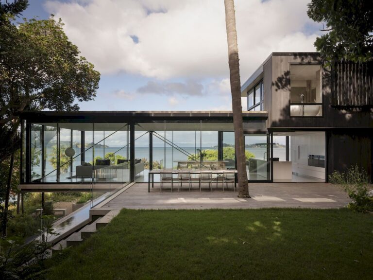 Private island home Mahuika in New Zealand by Daniel Marshall Architects