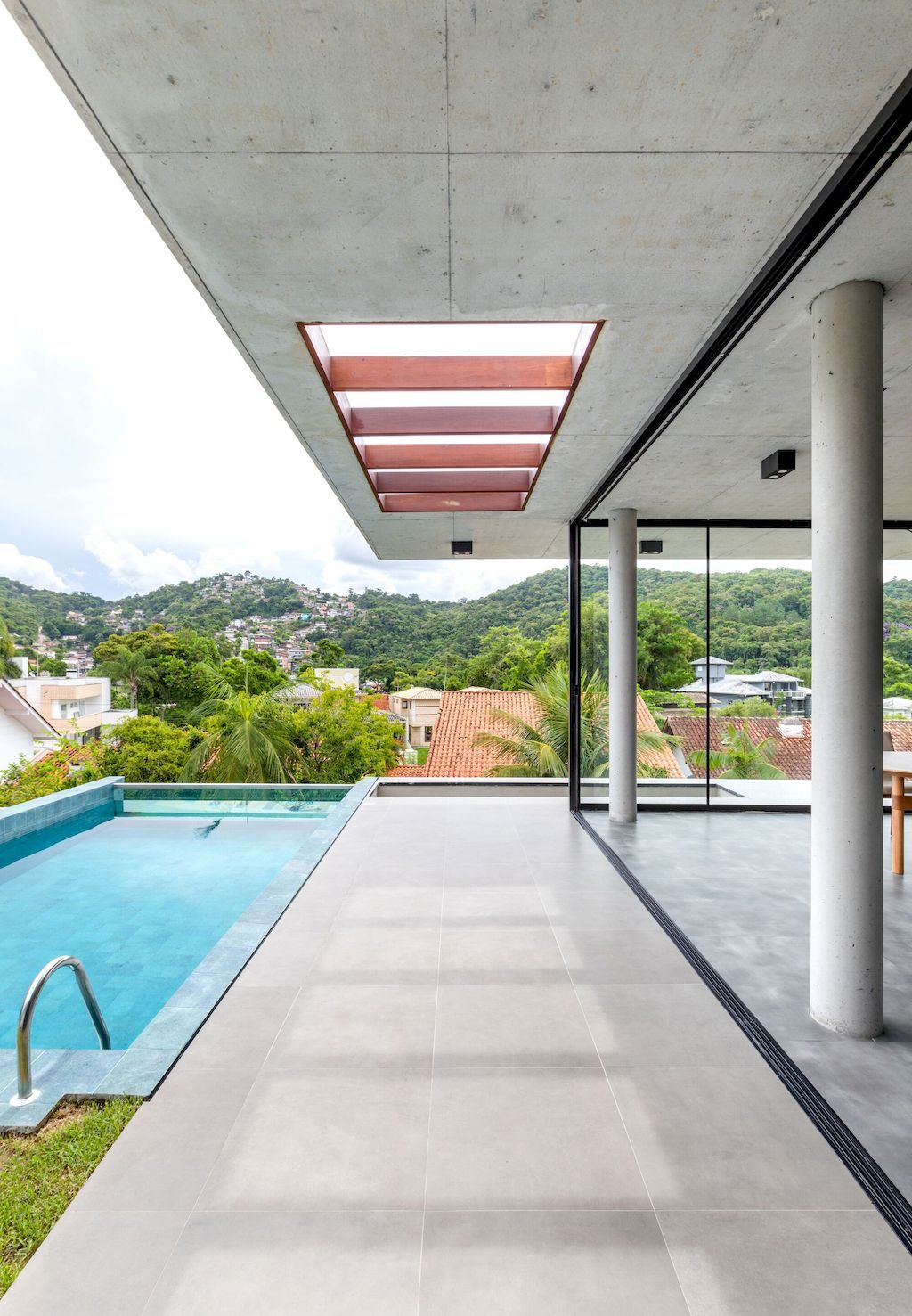 S&R Residence with Simply Architecture by Voo Arquitetura e Engenharia