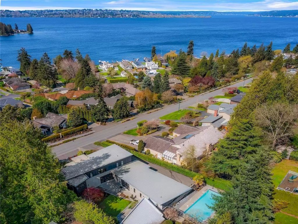 Sculpted-and-Honed-to-Bring-a-Fresh-Air-for-a-Purposeful-Living-in-Washington-this-Estate-Listed-at-6250000-36