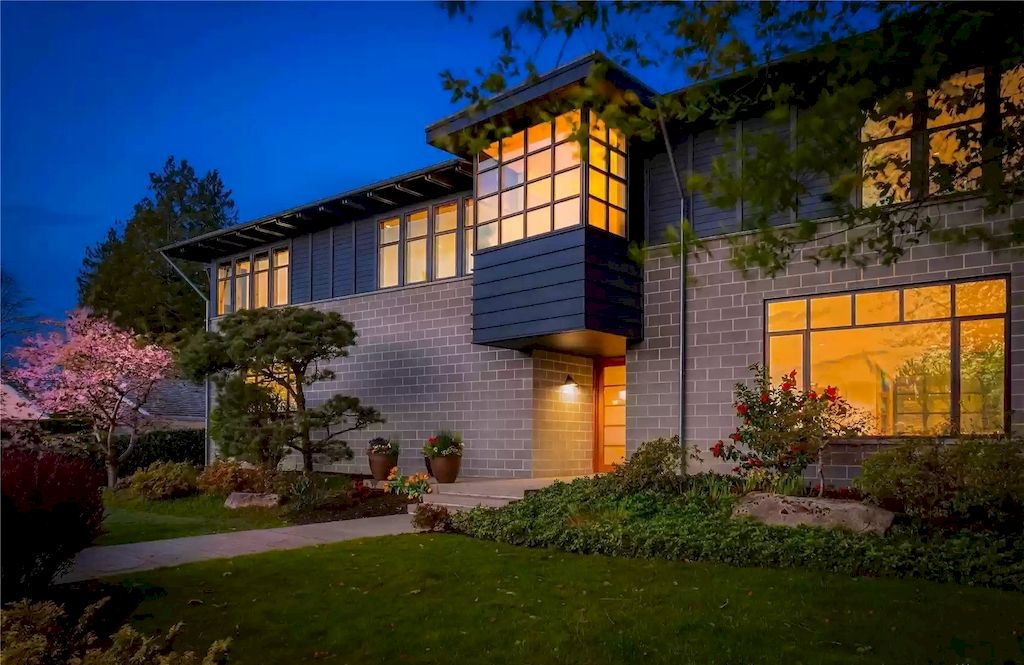 The Estate in Washington is a luxurious home sited to capture the sunsets, lake views, and mountain views now available for sale. This home located at 4218 92nd Ave NE, Yarrow Point, Washington; offering 04 bedrooms and 05 bathrooms with 6,220 square feet of living spaces.