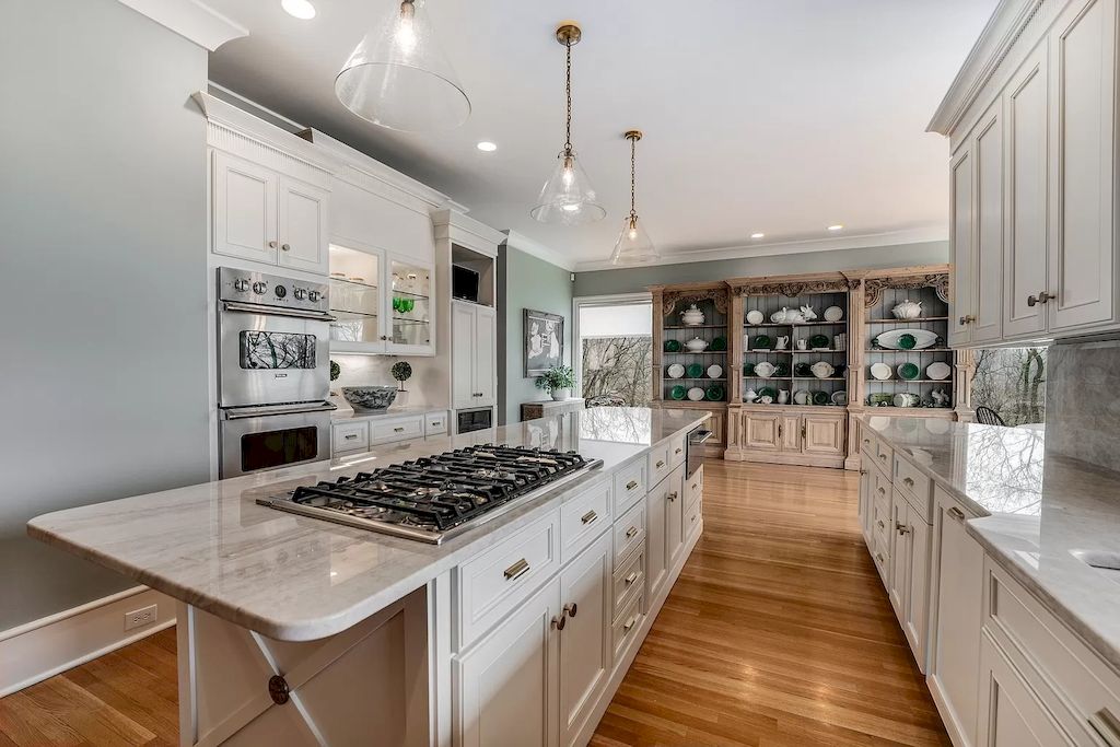 The Home in Tennessee is a luxurious home equipped with professional appliances and endless design touches now available for sale. This home located at 135 Steeplechase Ln, Nashville, Tennessee; offering 04 bedrooms and 08 bathrooms with 8,950 square feet of living spaces.