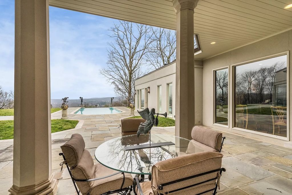 The Home in Tennessee is a luxurious home equipped with professional appliances and endless design touches now available for sale. This home located at 135 Steeplechase Ln, Nashville, Tennessee; offering 04 bedrooms and 08 bathrooms with 8,950 square feet of living spaces.