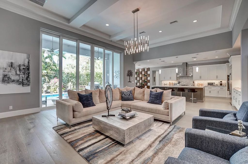 Spacious-Transitional-Home-in-Boca-Raton-with-Large-Entertainment-Spaces-for-Sale-at-4600000-15