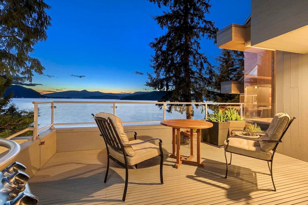 The Residence in Greater Vancouver provide breathtaking ocean and island views from every room in the house, now available for sale. This home located at 10 Montizambert Wynd, Greater Vancouver, BC V7W 1R8, Canada
