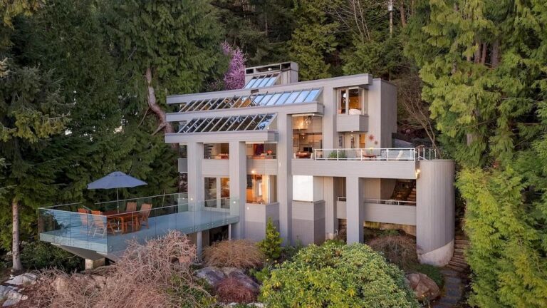 Spectacular Architecturally-Designed Waterfront Residence Lists for C$4,100,000 in Greater Vancouver