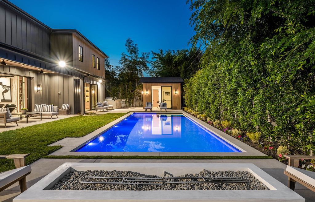 Stunning-Brand-New-Construction-Home-in-Encino-with-An-Expansive-Open-Floor-Plan-hits-The-Market-for-57499-35