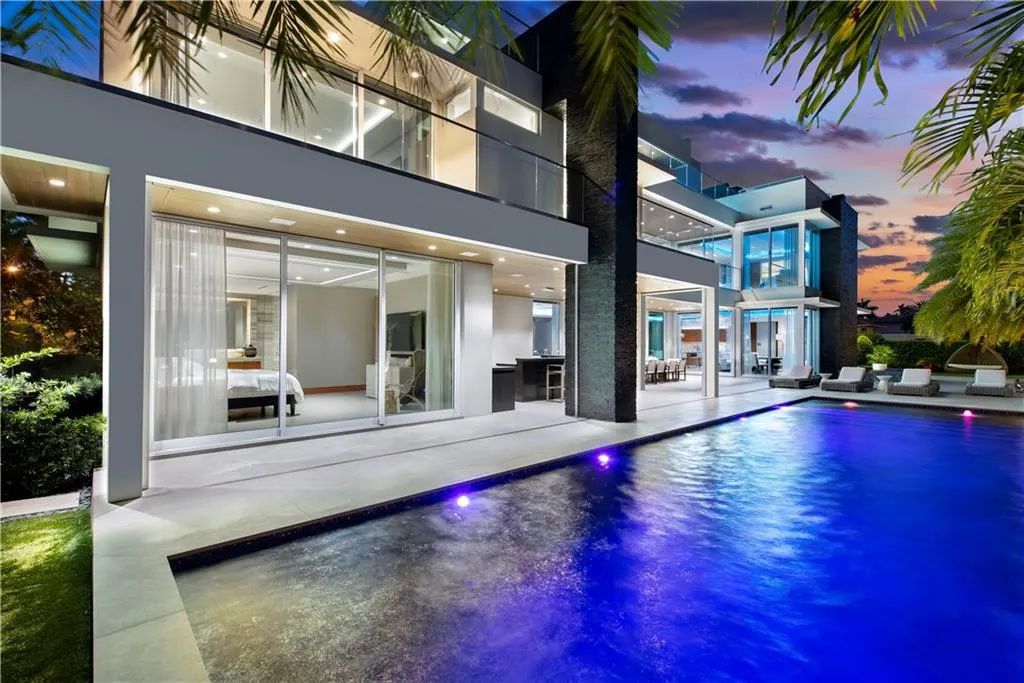 The-Most-luxurious-Gated-Waterfront-Home-in-the-prestigious-Las-Olas-Isles-in-Fort-Lauderdale-for-Sale-at-15500000-17