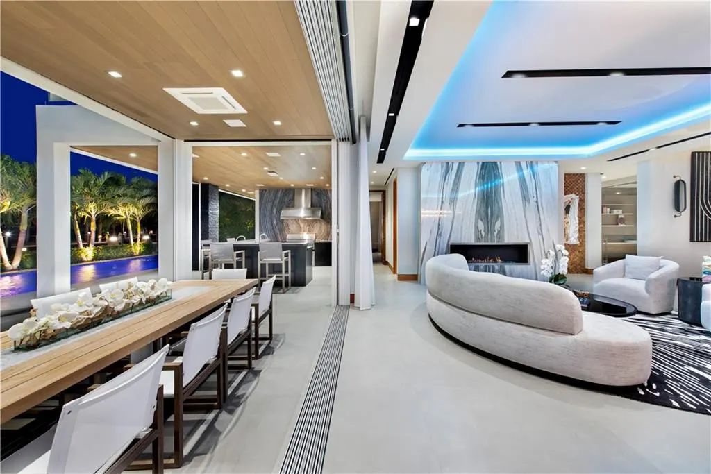 The-Most-luxurious-Gated-Waterfront-Home-in-the-prestigious-Las-Olas-Isles-in-Fort-Lauderdale-for-Sale-at-15500000-26