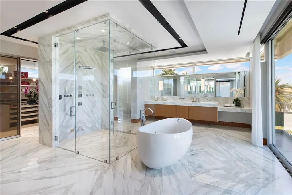 The-Most-luxurious-Gated-Waterfront-Home-in-the-prestigious-Las-Olas-Isles-in-Fort-Lauderdale-for-Sale-at-15500000-31