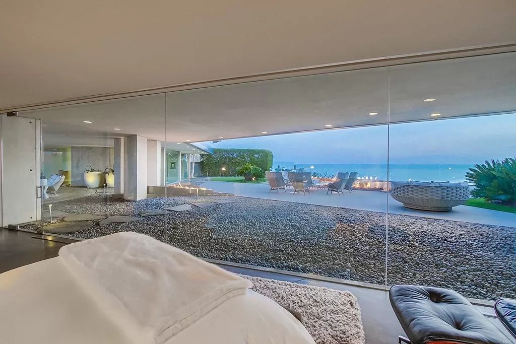 The Home in Encinitas is a titanium masterpiece presides over the Pacific on one of Neptune’s larger lots creating an ultimate luxury now available for sale. This home located at 532 Neptune Ave, Encinitas, California