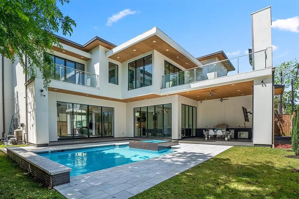 This-3600000-Contemporary-Home-in-Houston-is-The-Epitome-of-Modern-Luxury-with-Amazing-Features-24