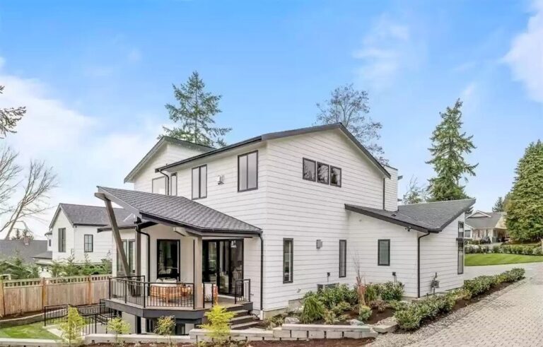 This $4,199,000 Modern Estate in Washington Captures Great Room Concept and Charming Finishes