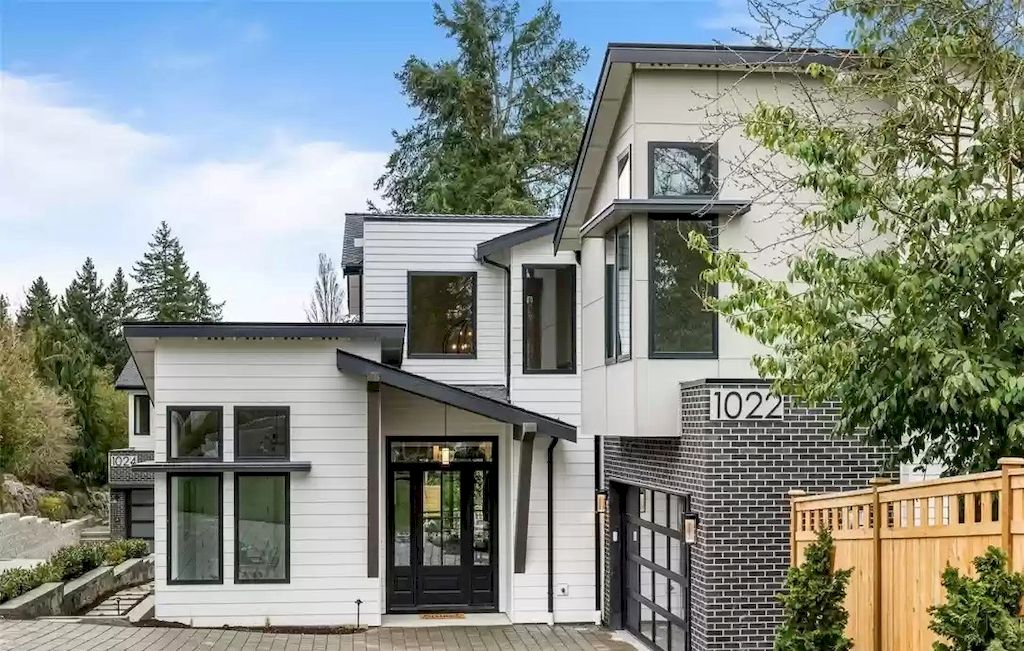 The Estate in Washington is a luxurious home located in a walking distance to the waterfront now available for sale. This home located at 1022 4th St, Kirkland, Washington; offering 05 bedrooms and 05 bathrooms with 4,506 square feet of living spaces.