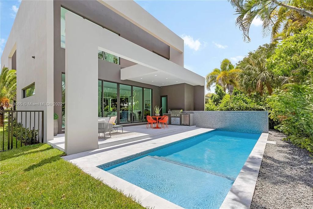 This-5195000-Brand-New-Construction-Home-in-Miami-was-Built-with-Top-of-The-Line-Finishes-27