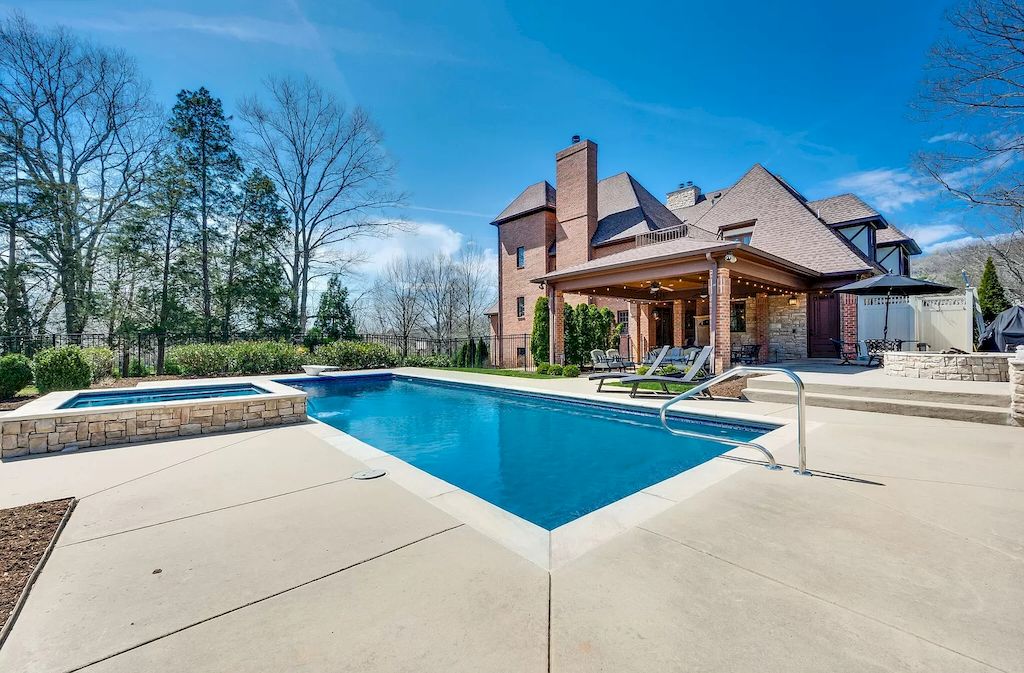 The Home in Tennessee is a luxurious home offering a resort style environment now available for sale. This home located at 6028 Hillsboro Pike, Nashville, Tennessee; offering 07 bedrooms and 09 bathrooms with 10,352 square feet of living spaces.