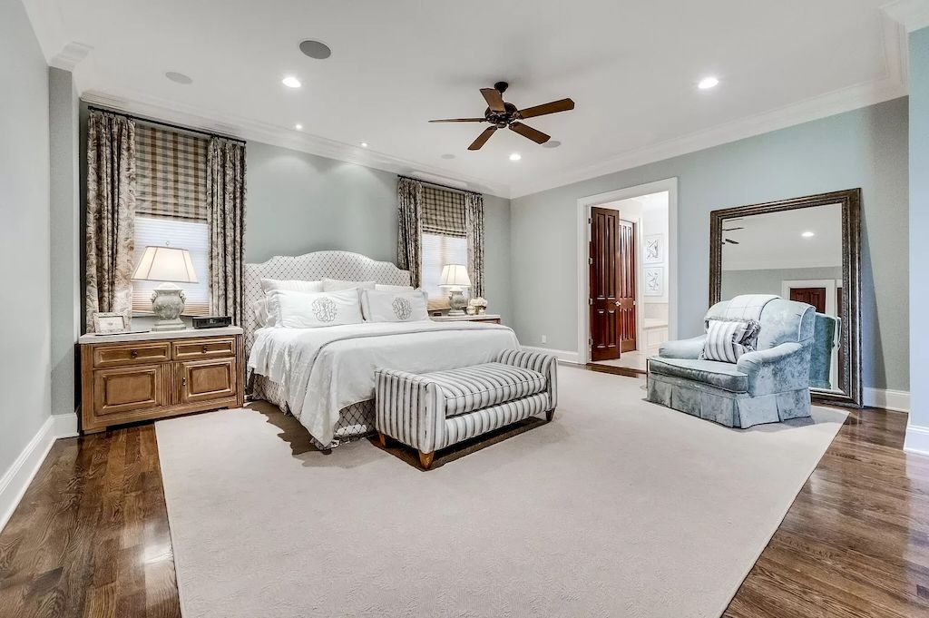 The Home in Tennessee is a luxurious home offering a resort style environment now available for sale. This home located at 6028 Hillsboro Pike, Nashville, Tennessee; offering 07 bedrooms and 09 bathrooms with 10,352 square feet of living spaces.