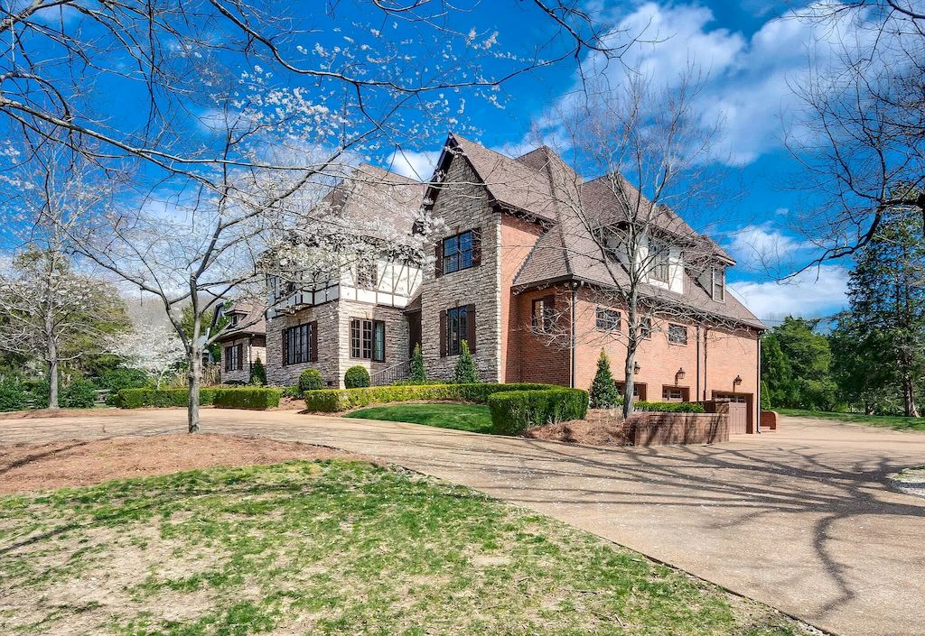 The Home in Tennessee is a luxurious home offering a resort style environment now available for sale. This home located at 6028 Hillsboro Pike, Nashville, Tennessee; offering 07 bedrooms and 09 bathrooms with 10,352 square feet of living spaces.