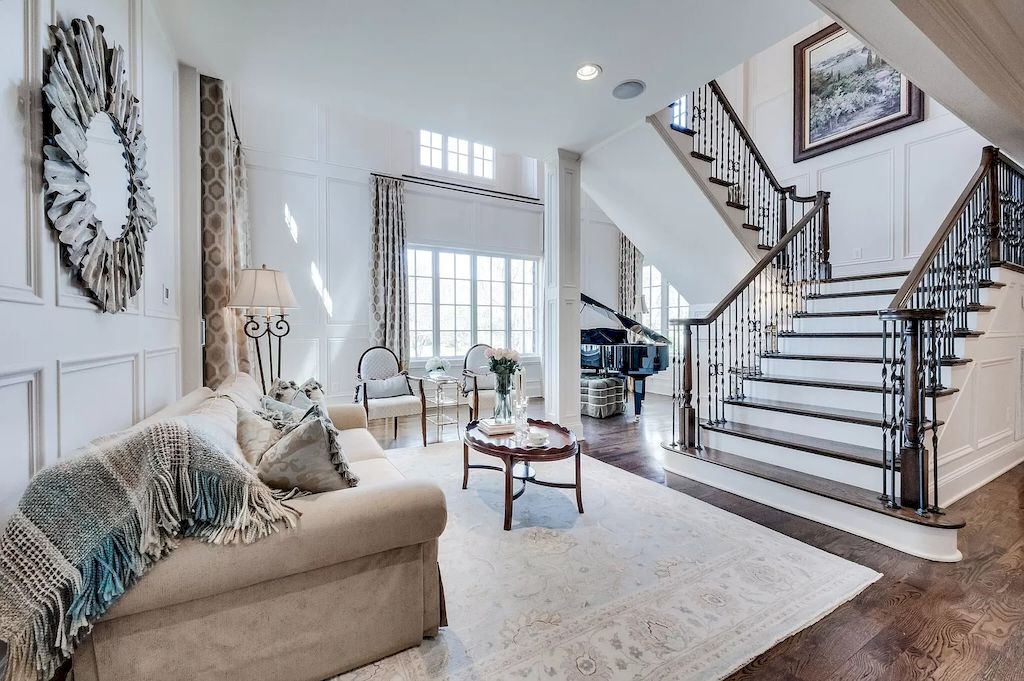 The Home in Tennessee is a luxurious home offering a resort style environment now available for sale. This home located at 6028 Hillsboro Pike, Nashville, Tennessee; offering 07 bedrooms and 09 bathrooms with 10,352 square feet of living spaces.