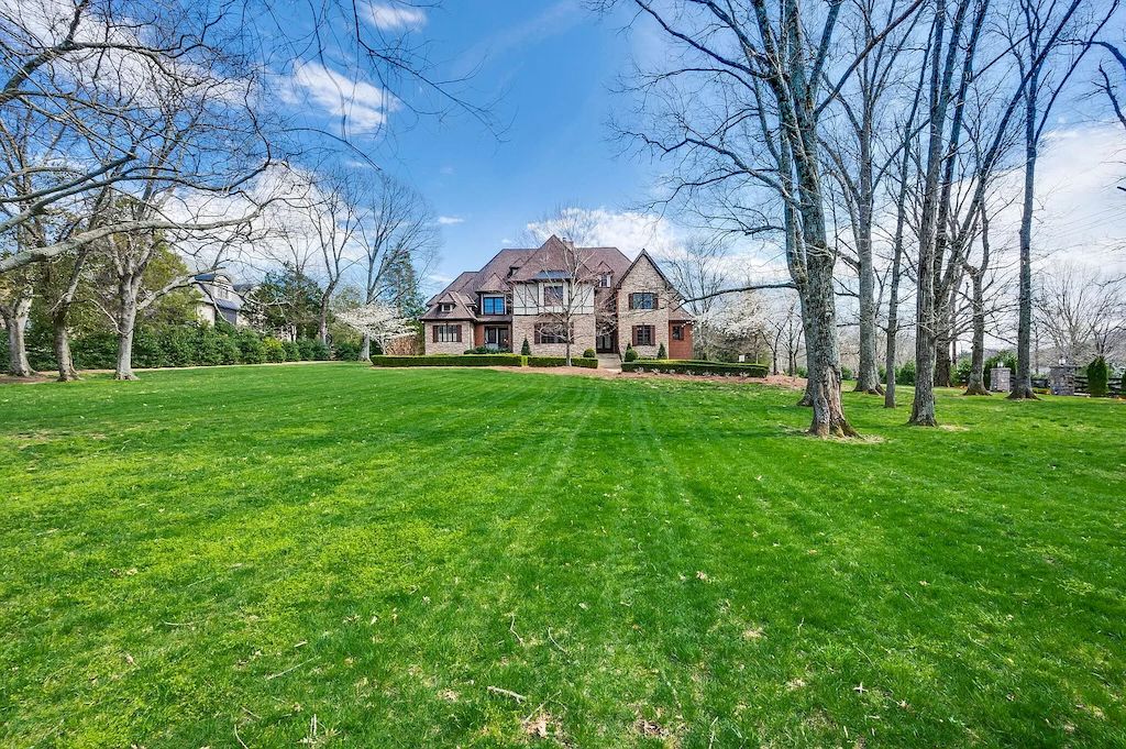 The Home in Tennessee is a luxurious home offering a resort style environment now available for sale. This home located at 6028 Hillsboro Pike, Nashville, Tennessee; offering 07 bedrooms and 09 bathrooms with 10,352 square feet of living spaces.