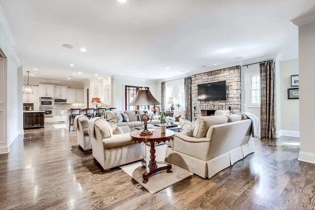 The Home in Tennessee is a luxurious home offering a resort style environment now available for sale. This home located at 6028 Hillsboro Pike, Nashville, Tennessee; offering 07 bedrooms and 09 bathrooms with 10,352 square feet of living spaces.