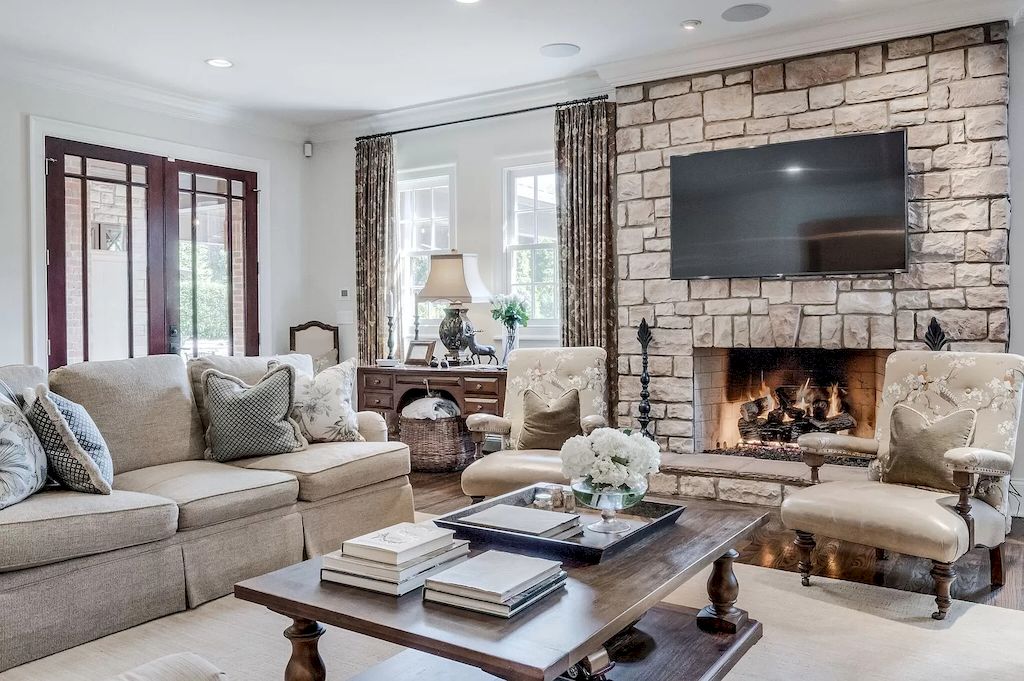 The Home in Tennessee is a luxurious home offering a resort style environment now available for sale. This home located at 6028 Hillsboro Pike, Nashville, Tennessee; offering 07 bedrooms and 09 bathrooms with 10,352 square feet of living spaces.