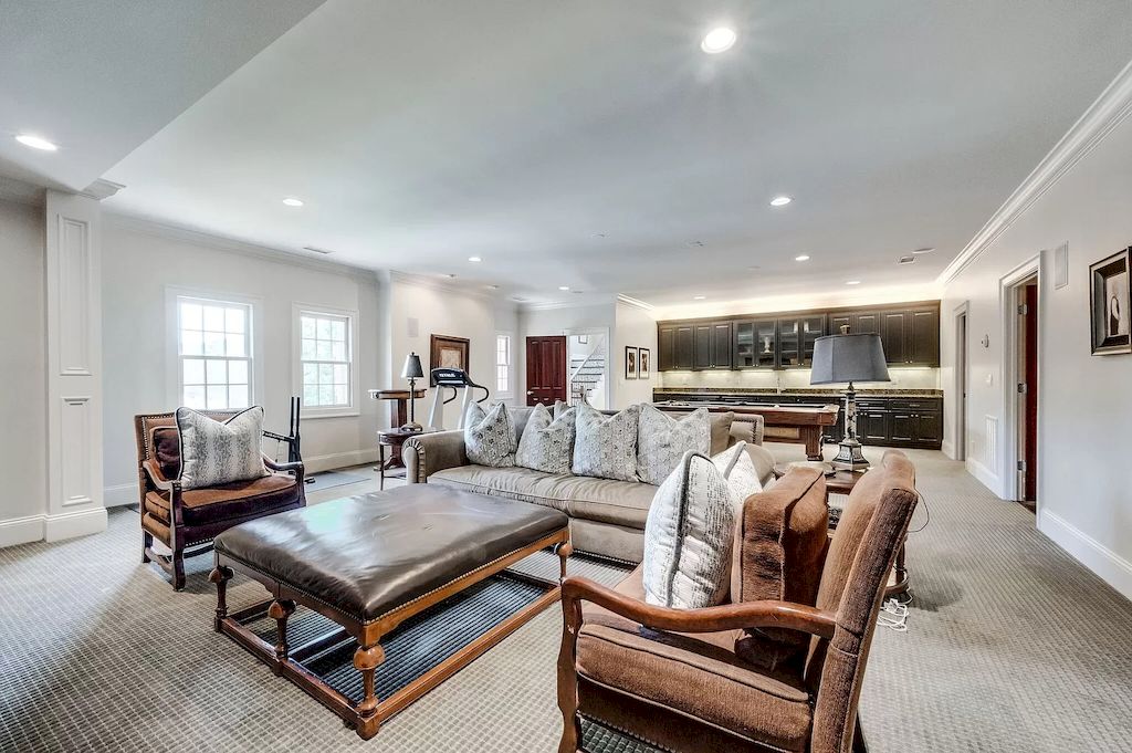 The Home in Tennessee is a luxurious home offering a resort style environment now available for sale. This home located at 6028 Hillsboro Pike, Nashville, Tennessee; offering 07 bedrooms and 09 bathrooms with 10,352 square feet of living spaces.