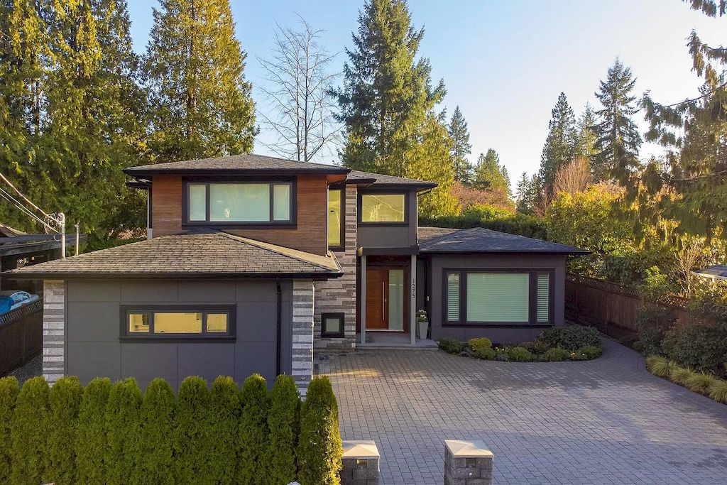 The Home in North Vancouver is a dream home with beautifully manicured backyard, now available for sale. This home located at 1275 Bedford Ct, North Vancouver, BC V7R 1L1, Canada