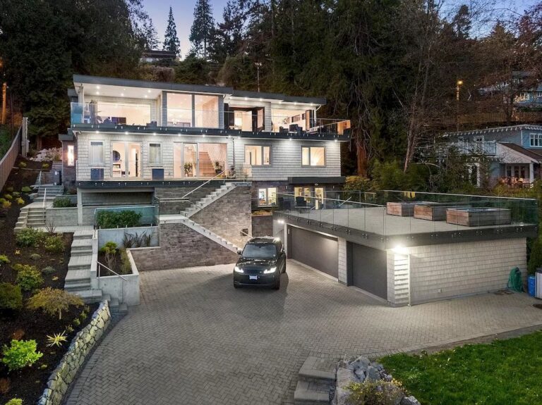 This C$7,950,000 Sensational Modern Beach House Offer a Balance of Aesthetics and Technology in West Vancouver