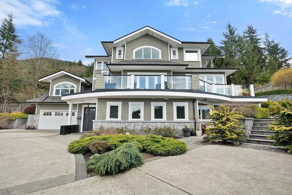 The Home in North Vancouver has a fully integrated modern home with exquisite design, now available for sale. This home located at 528 Alpine Ct, North Vancouver, BC V7R 2L6, Canada