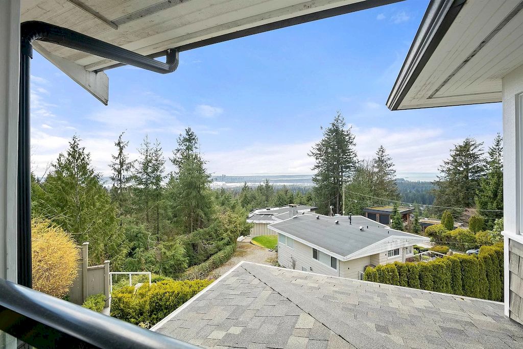 The Home in North Vancouver has a fully integrated modern home with exquisite design, now available for sale. This home located at 528 Alpine Ct, North Vancouver, BC V7R 2L6, Canada