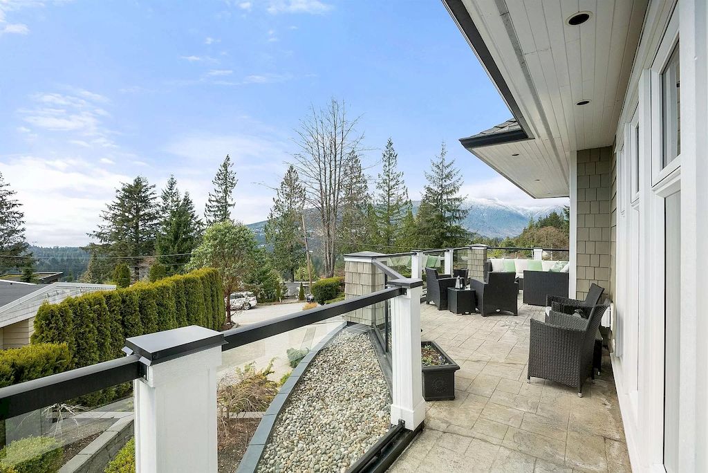 The Home in North Vancouver has a fully integrated modern home with exquisite design, now available for sale. This home located at 528 Alpine Ct, North Vancouver, BC V7R 2L6, Canada