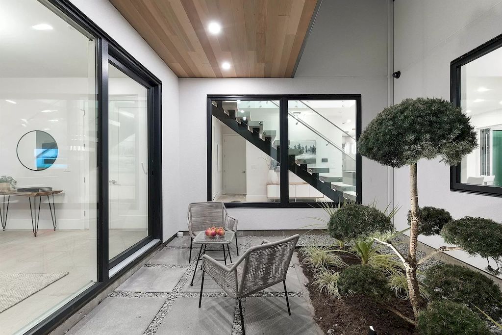 The House in North Vancouver is an urban oasis with functionality and tranquilly, now available for sale. This home located at 3480 Aintree Dr, North Vancouver, BC V7R 4E3, Canada