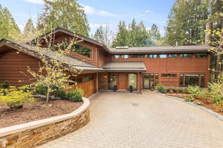 This C$5,649,000 Extraordinary Home is an Oasis for the Nature Loving Discerning Buyer in North Vancouver