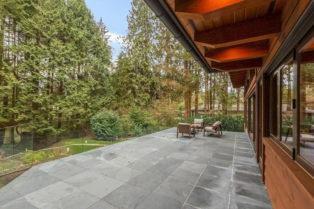 The Home in North Vancouver provides the utmost in privacy and serenity now available for sale. This home located at 583 Elstree Pl, North Vancouver, BC V7N 2Y2, Canada