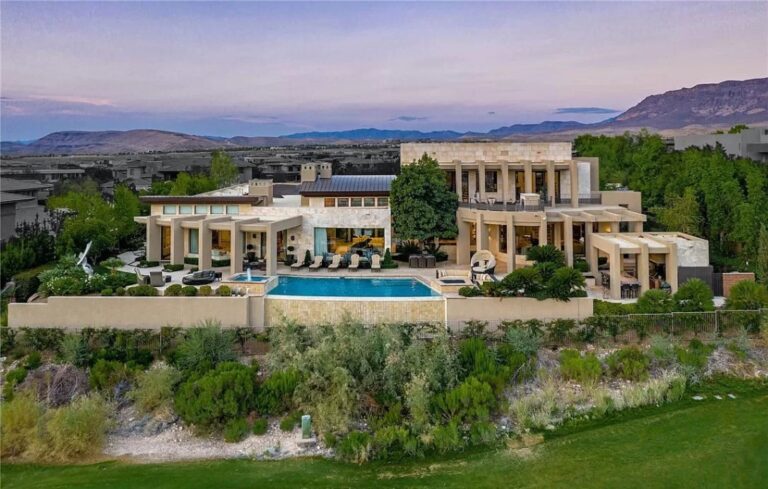 Elegant Residence in Nevada with Outstanding Views of the Surrounding Landscape
