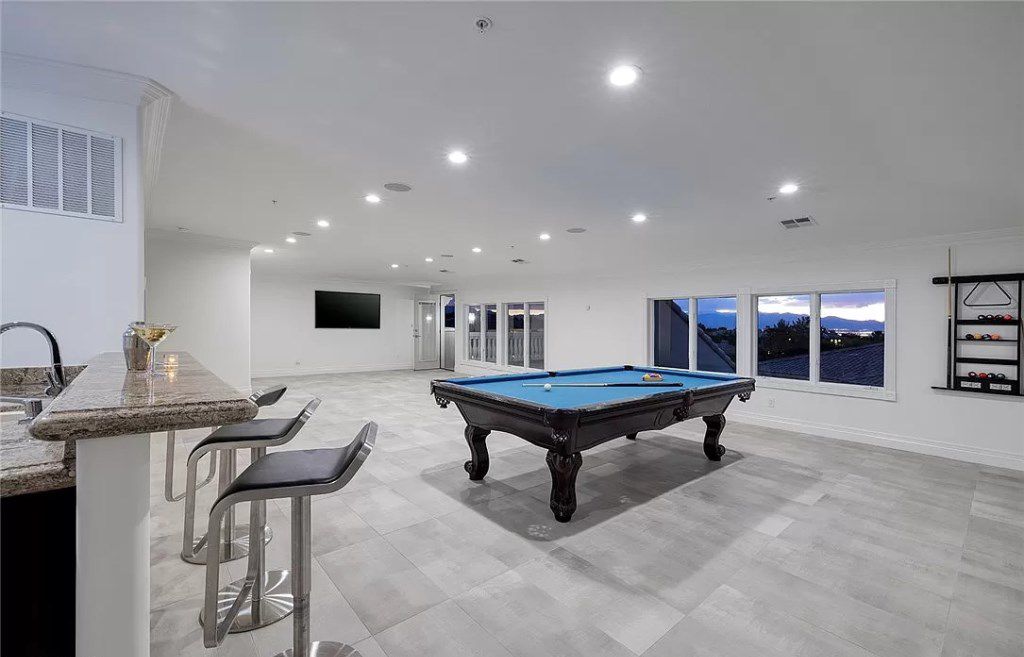 Gorgeous Estate in Nevada was fully refreshed from top to bottom asking for $5,350,000