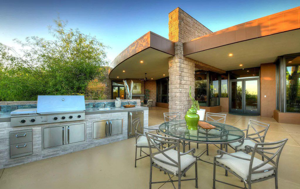 Stunning and sophisticated contemporary Estate in Arizona asks for $3,595,000