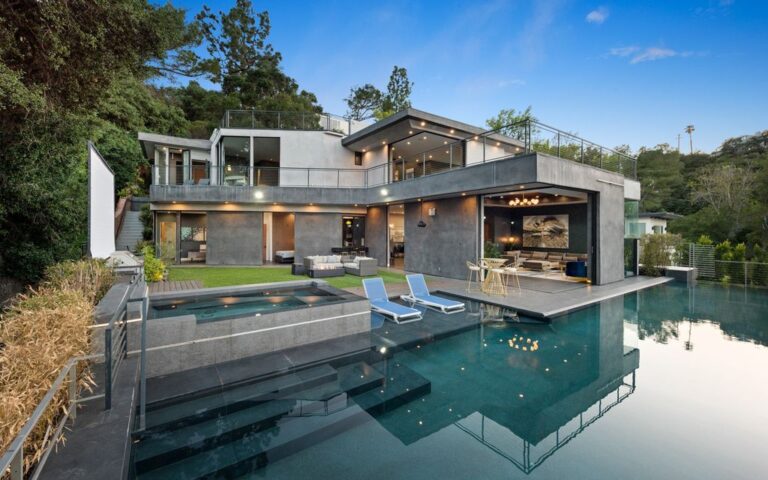 A Brand New Modern Home in Los Angeles with The Picturesque Surroundings hits The Market for $6,390,000