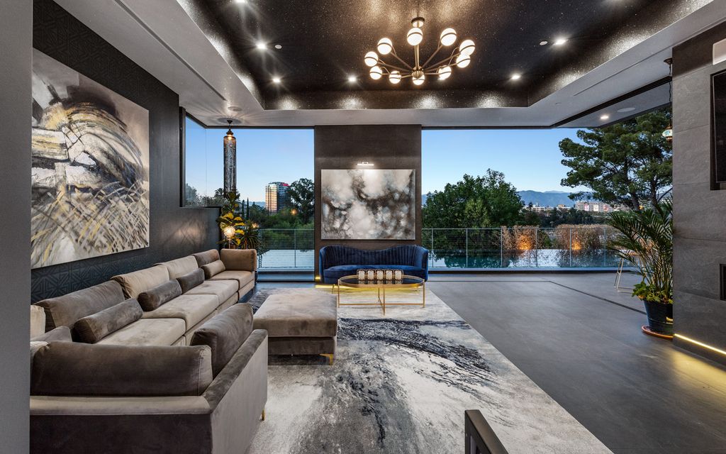 A-Brand-New-Modern-Home-in-Los-Angeles-with-The-Picturesque-Surroundings-hits-The-Market-for-6390000-20