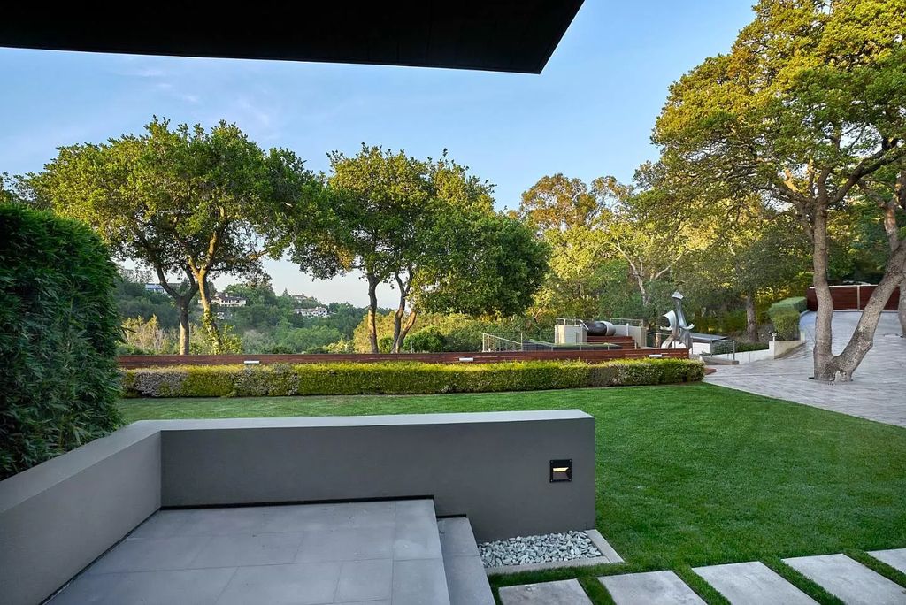 An-Iconic-Silicon-Valley-Home-was-Designed-by-Swatt-Miers-Architects-Comes-to-The-Market-at-19950000-14