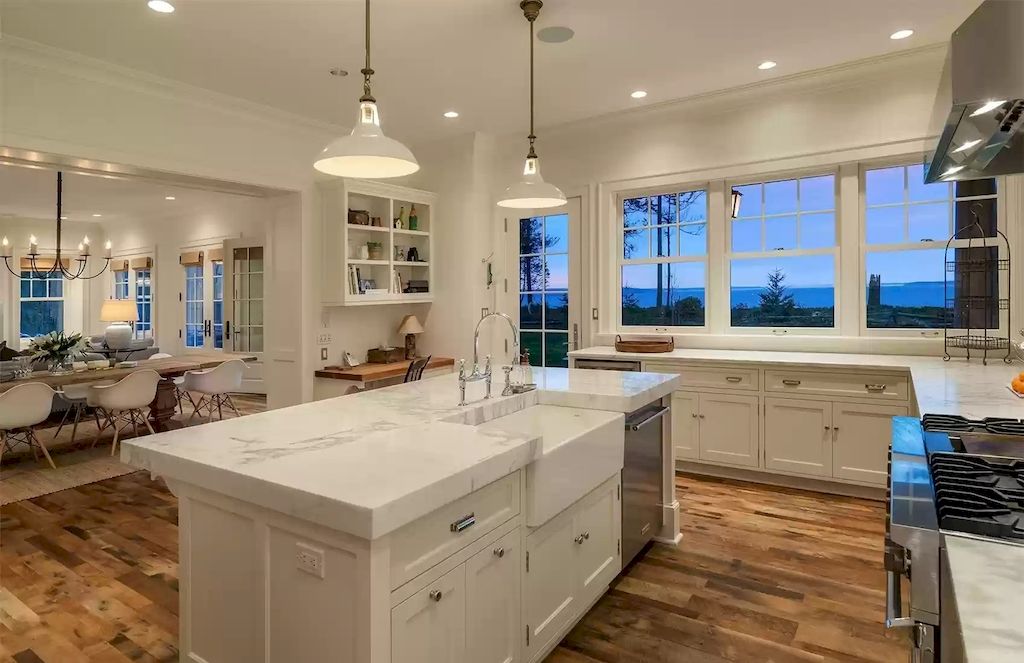 The Estate in Washington is a luxurious home featuring great rooms and top-of-the-line appliances now available for sale. This home located at 8143 Headlands Way, Clinton, Washington; offering 03 bedrooms and 04 bathrooms with 3,893 square feet of living spaces.
