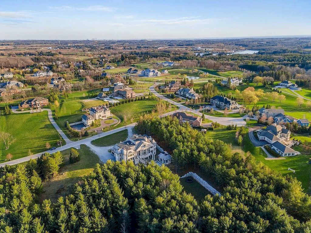 The Mansion in Ontario is an masterpiece provides the privacy and serenity you've been looking for, now available for sale. This home located at 16 Scotch Valley Dr, King, ON L7B 1L9, Canada