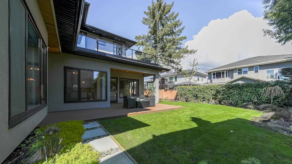 The House in Richmond is constructed of the finest materials incorporated into a modern design now available for sale. This home located at 8860 Carmichael St, Richmond, BC V6Y 2W4, Canada