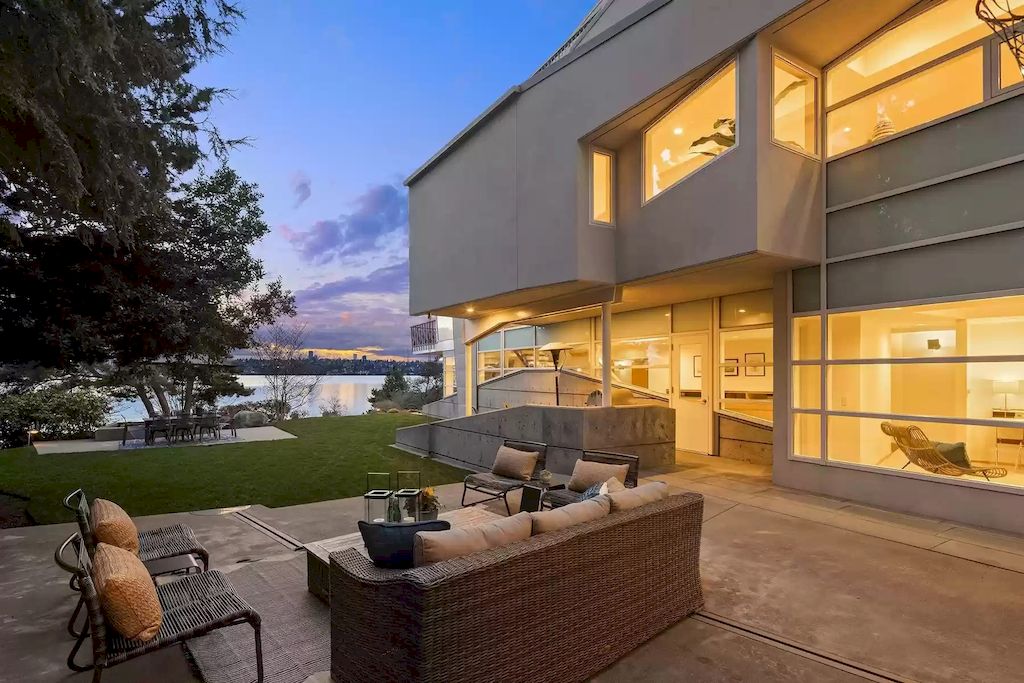 Entirely-Dream-Residence-with-Extraordinary-Architecture-in-Washington-Hits-Market-for-21500000-34